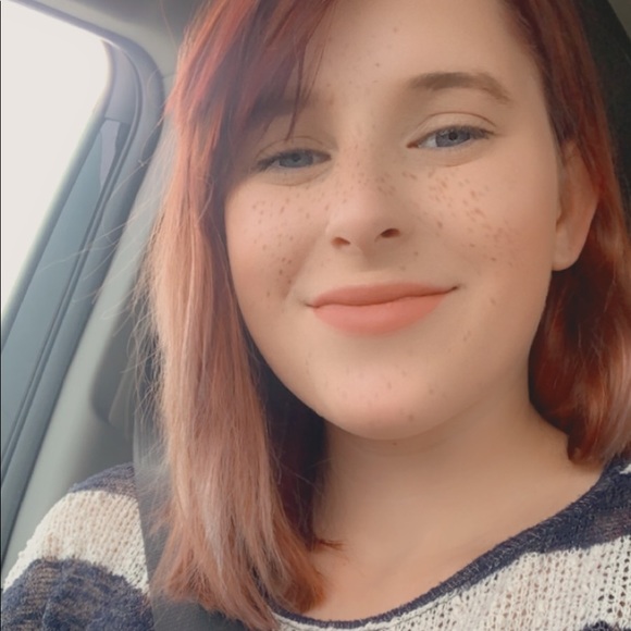 Meet your Posher, Lizzie - Picture 2 of 5